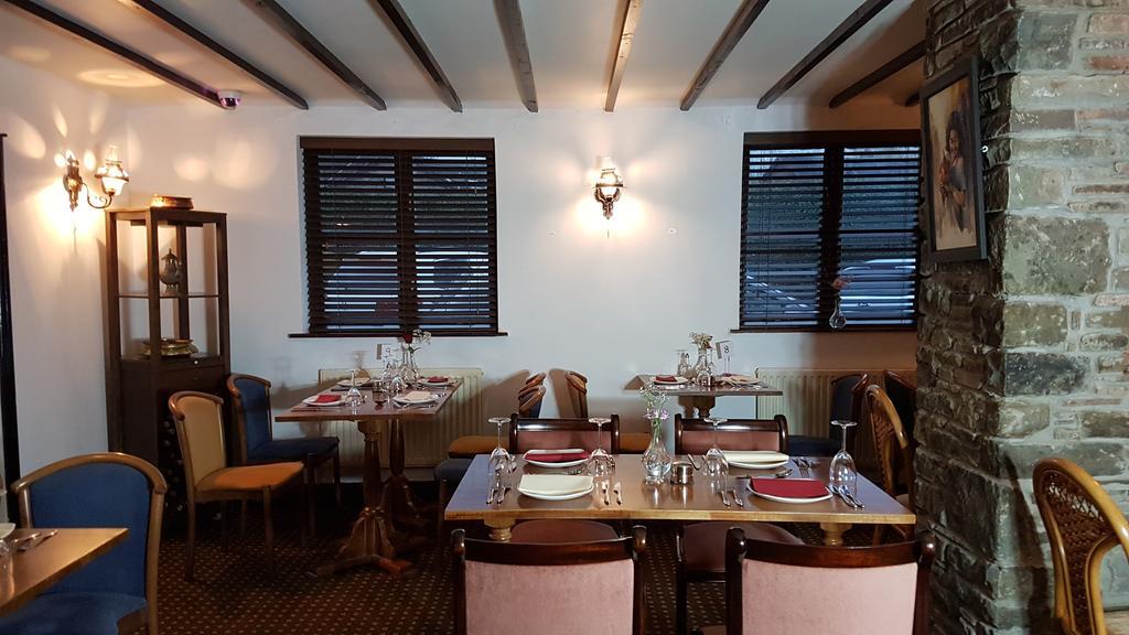 New Gurkha Inn Brecon Exterior photo